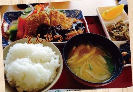 【画像】水曜日・B定食（トンカツ）